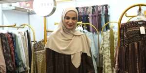 Koleksi Busana Muslim IFW, Jadi Inspirasi Shireen Sungkar Saat Lebaran