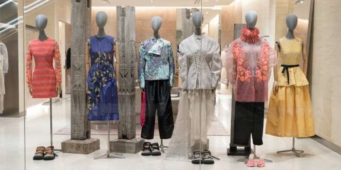 Sapto Djojokartiko Hadirkan Aksesori Unik di Koleksi Spring/Summer 2023