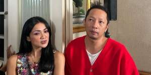 Demi Nirina Zubir, Ringgo Agus Rahman Rela Rapihkan Gigi