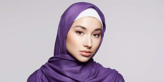 Cara 'Sat Set' Perbaiki Eyeliner Berantakan dengan Selotip