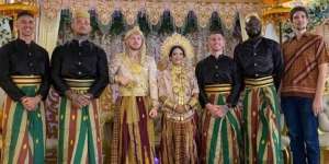 Viral Cucu Bupati Soppeng Menikah dengan Atlet MMA Inggris