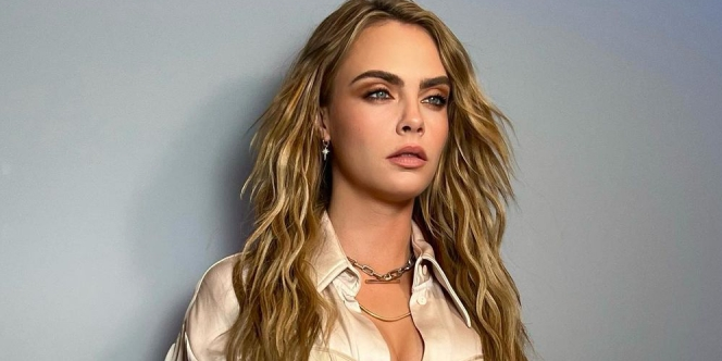 Super Model Cara Delevigne Tampil Stunning di Red Carpet SAG Awards 2023
