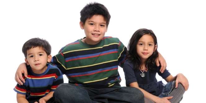 3 Fakta Unik Si Anak Tengah, Punya Ketrampilan Sosial Tinggi