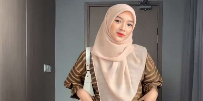 Style Simpel Kerudung Segiempat Menutup Dada, 'Syar'i' Tanpa Ribet