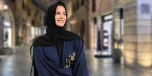 5 Tips Mengenakan Abaya Agar Tampilan Tetap Chic 