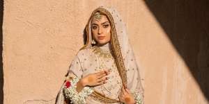 Pengantin UAE Dirias dengan Nuansa Bollywood, Hasilnya Super Flawless!