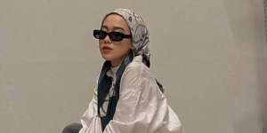 Ingin Pakai Outfit Putih Saat ke Konser? Coba 3 Mix and Match