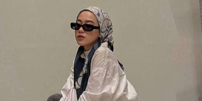 Ingin Pakai Outfit Putih Saat ke Konser? Coba 3 Mix and Match