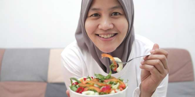 Pilih Makanan Rendah Karbohidrat Agar Lebih Mudah Menurunkan Berat Badan
