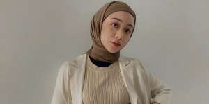 Musim Hujan, Tengok Referensi Pakai Outer Biar Hangat dan Stylish