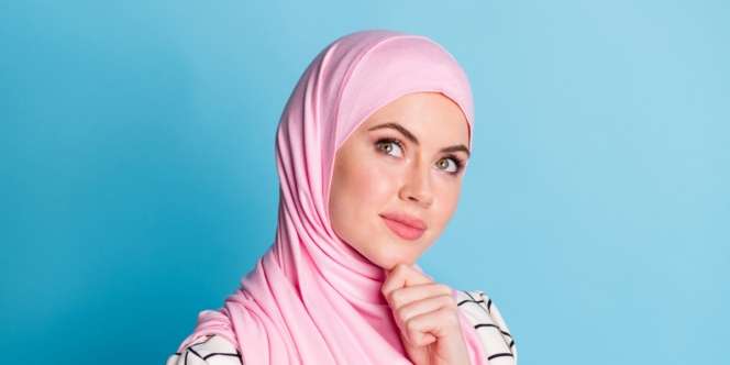 Trik Lukis Alis Antimiring, Coba Bentuk dengan Mata Terbuka