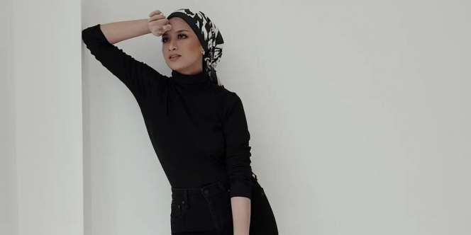 Kerudung Segi Empat Motif Jadi Turban Stylish, Intip Caranya