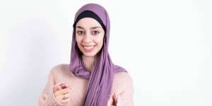 Banyak yang Salah, Ternyata Begini Cara Tepat Pakai Turtleneck