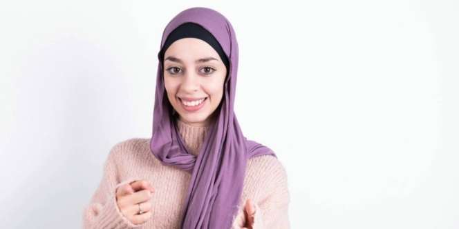 Banyak yang Salah, Ternyata Begini Cara Tepat Pakai Turtleneck