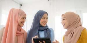 8 Karakteristik Kain Hijab yang Nyaman Dipakai dan Cara Merawatnya