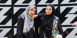 Tengok Dress Manis Serupa tapi Tak Sama Pilihan Shireen dan Zaskia Sungkar 