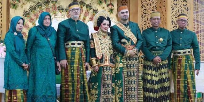 Viral Putra Seorang Syech Afghanistan Nikahi Putri Ketua MUI Wajo, Maharnya Emas 600 Gram yang Diambil dari Empat Kota di Dunia