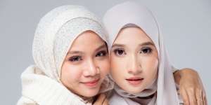 Rahasia Bulu Mata Lentik dan Bervolume Pakai Lip Gloss