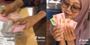 Senyum Guru Honorer Unboxing Gaji 2 Bulan, Prihatin Melihat Nilainya 