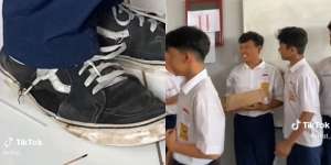 Video Haru Siswa SMP Patungan Sekelas Belikan Sepatu Teman yang Sudah Usang, Ditonton Sampai 6 Juta Kali