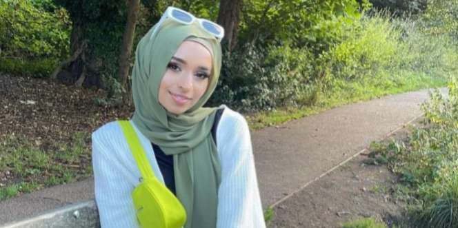 Tutorial Pashmina Simpel untuk ke Kampus, Hanya Pakai Satu Jarum