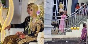 Di Pelaminan Santuy Remas-Remas Tangan Mempelai Wanita, Pengantin Pria Nangis Kejer saat Ditinggal Pulang Orangtuanya