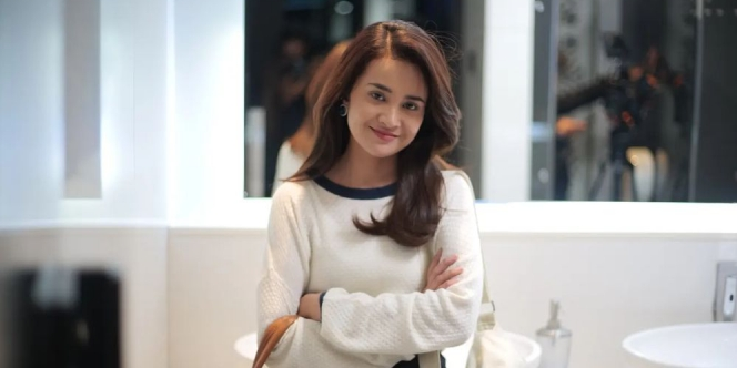 Outfit Santai Serba Hitam, Michelle Ziudith Tenteng Tas Setengah Miliar