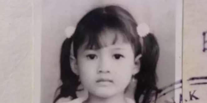 Bocah Berponi dan Kepang Dua Ini Menjelma Jadi Penyanyi Dangdut Terkenal dan Sekarang Menantikan Kelahiran anak Kedua, Coba Tebak? 