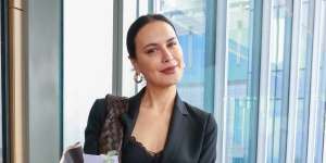 Blak-blakan Sophia Latjuba Ungkap Rahasia Kulit Wajahnya yang Tetap Kencang