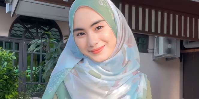 Dapatkan Look Hijab Pashmina dengan Kerudung Segi Empat, Hasilnya Elegan