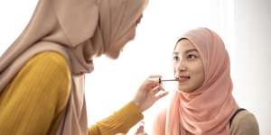 Perhatikan 4 Hal Sebelum Menyewa Jasa Makeup Artist