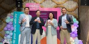 Bentuknya Menyerupai Gelembung Balon, Intip Fitur Andalan Instax Mini 12