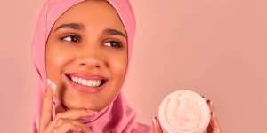 Perlukah Pakai Sunscreen Setelah Gunakan Day Cream? Segera Cari Tahu