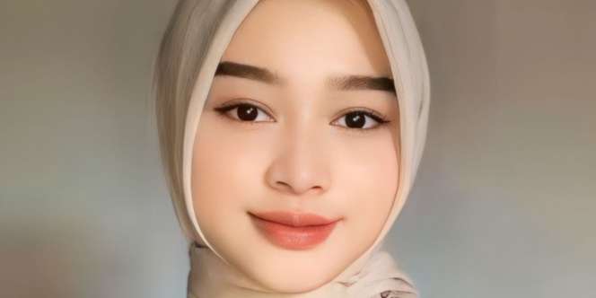 Styling Hijab Segitiga Paris, Cantik hanya Butuh Satu Jarum Pentul