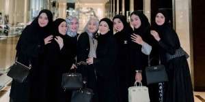 Bukber dengan Bestie, Dinda Hauw Bawa Tas Seharga Setengah Miliar