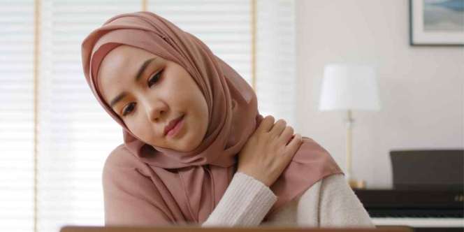 Leher Kaku Bukan Tanda Kolesterol, Simak Penjelasan Spesialis Penyakit Dalam