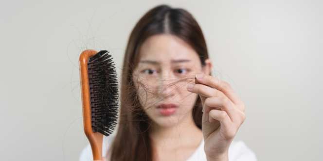 Cara Atasi Rambut Rontok Akibat Pemakaian Kontrasepsi 