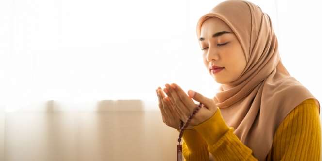 Catat! Ciri-ciri Wanita yang Sholatnya Tidak Diterima Allah SWT