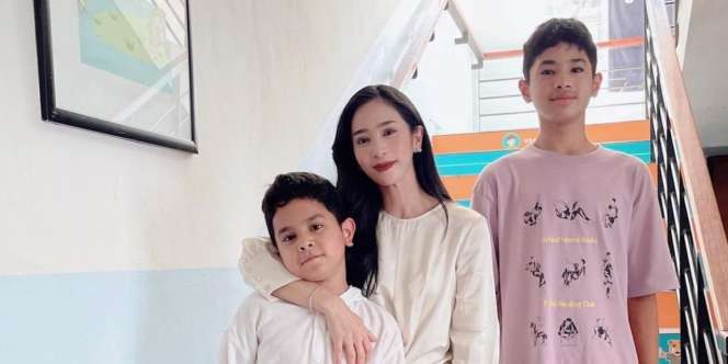 Bunga Zainal Kapok Ribut dengan Artis Lain