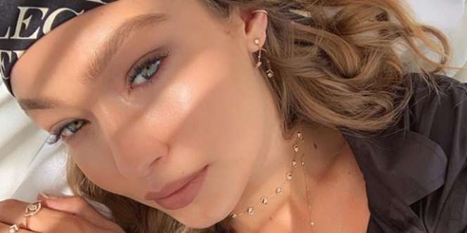 Hiasan Chain Mungil Tas Gigi Hadid Harganya Capai Rp52 Juta