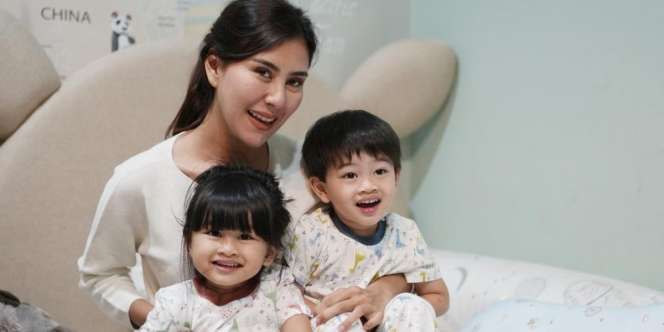 Gemas Banget! 5 Artis yang Punya Anak Kembar, Ada yang Sudah Remaja