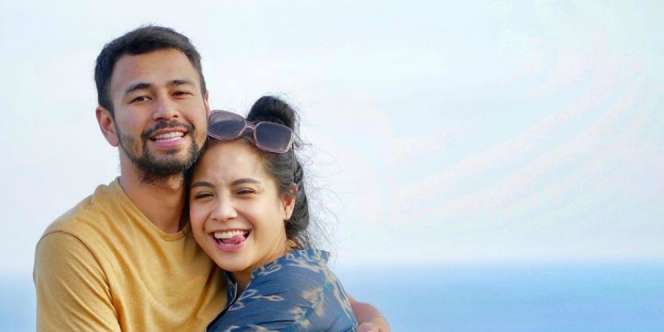 Aksi Nagita Slavina Keluarin Dompet Mini Rp34 Juta, Lihat nih Penampakannya