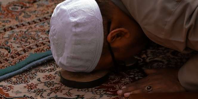 Kisah Pria Muslim Dapat Diskriminasi di Kanada, Diusir Saat Sholat di Stasiun