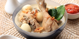 Opor Ayam Putih Padang Khas Lebaran, Cari Tahu Resepnya