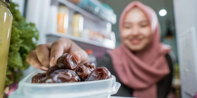 Manfaat Rutin Makan Kurma untuk Berbuka Mengikuti Sunnah Nabi