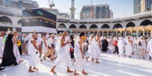 Kena Tipu Travel, Jemaah Umroh Indonesia Luntang-lantung di Mekah Tak Bisa Balik ke Tanah Suci