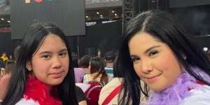 Gaya Annisa Pohan Nonton Konser Harry Styles Bareng Anak, Pakai Tas Mini Belasan Juta Rupiah
