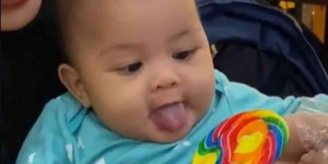 Viral, Ekspresi Gemas Bayi Lihat Permen Warna Cerah Harus Berakhir Sedih  