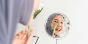 Tak Ada Foundation, Rias Wajah Simpel Hanya Pakai Concealer