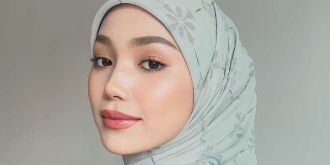 Hijab Bermotif Mewah, Outfit Polos Jadi Tampak Lebih Modis
